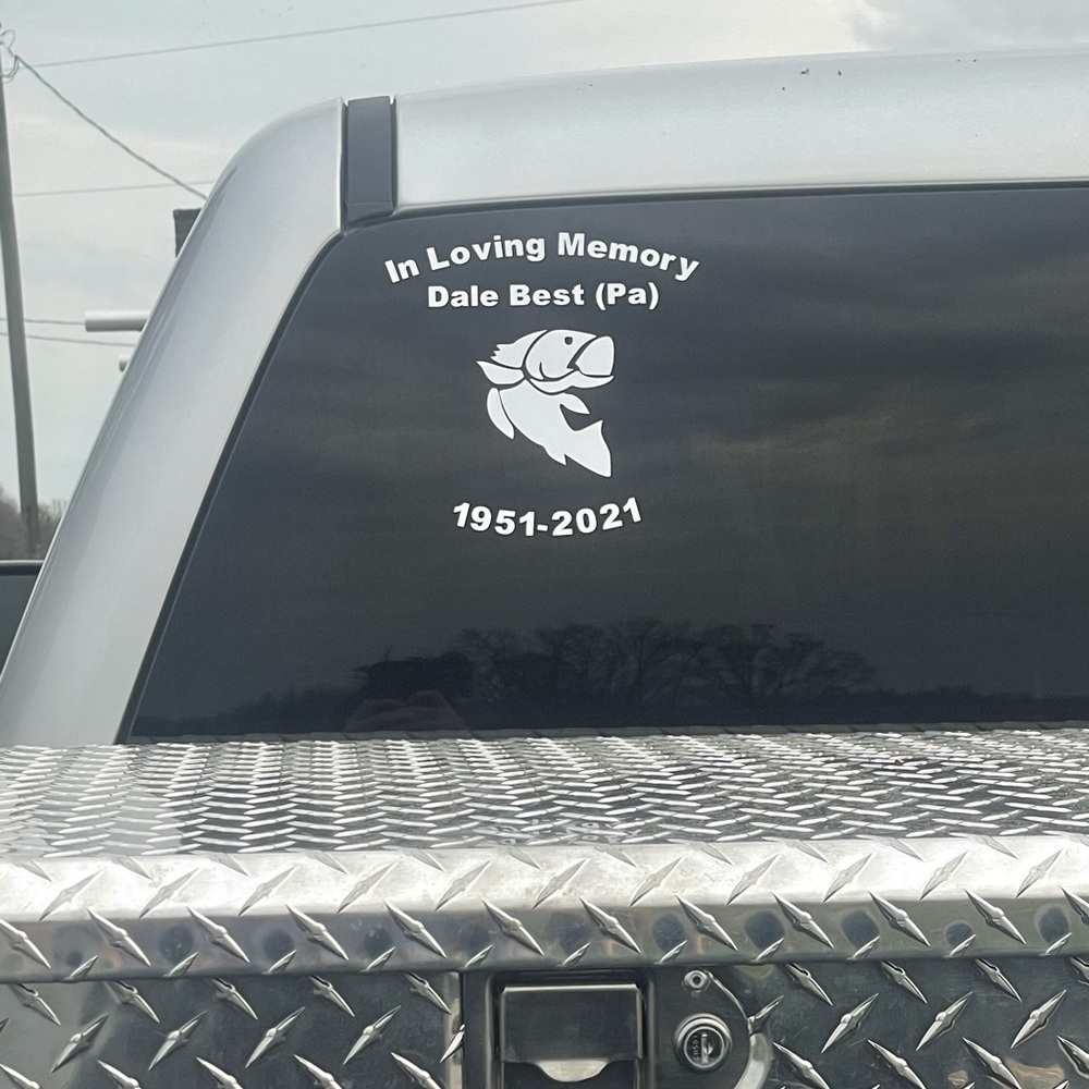 Small Decals Message Me what you want)4x4 at least